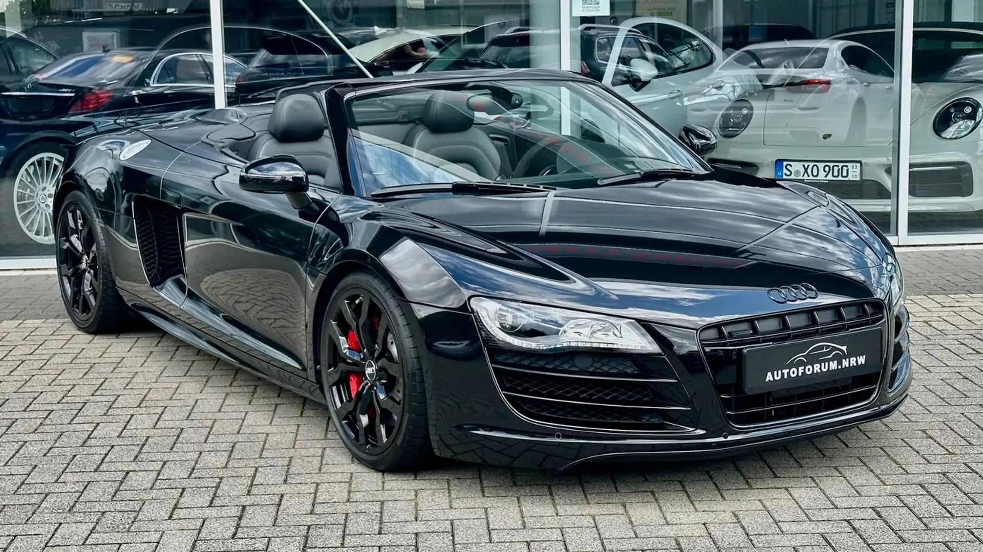Audi R8 5.2 FSI quattro Schwarz - 1