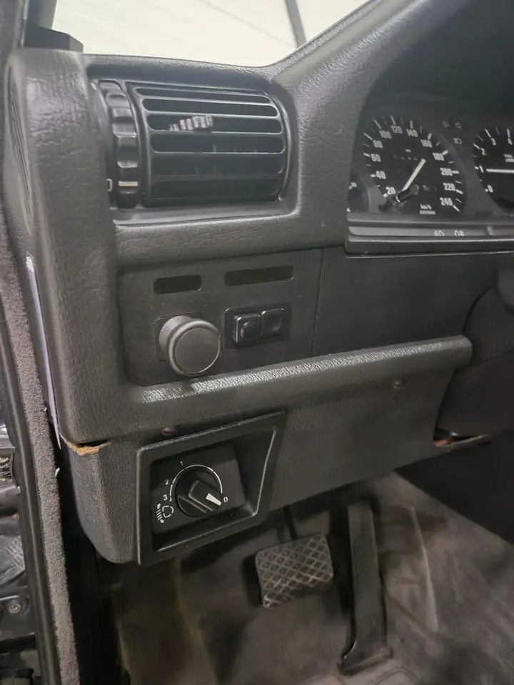 BMW 318i, foto 10