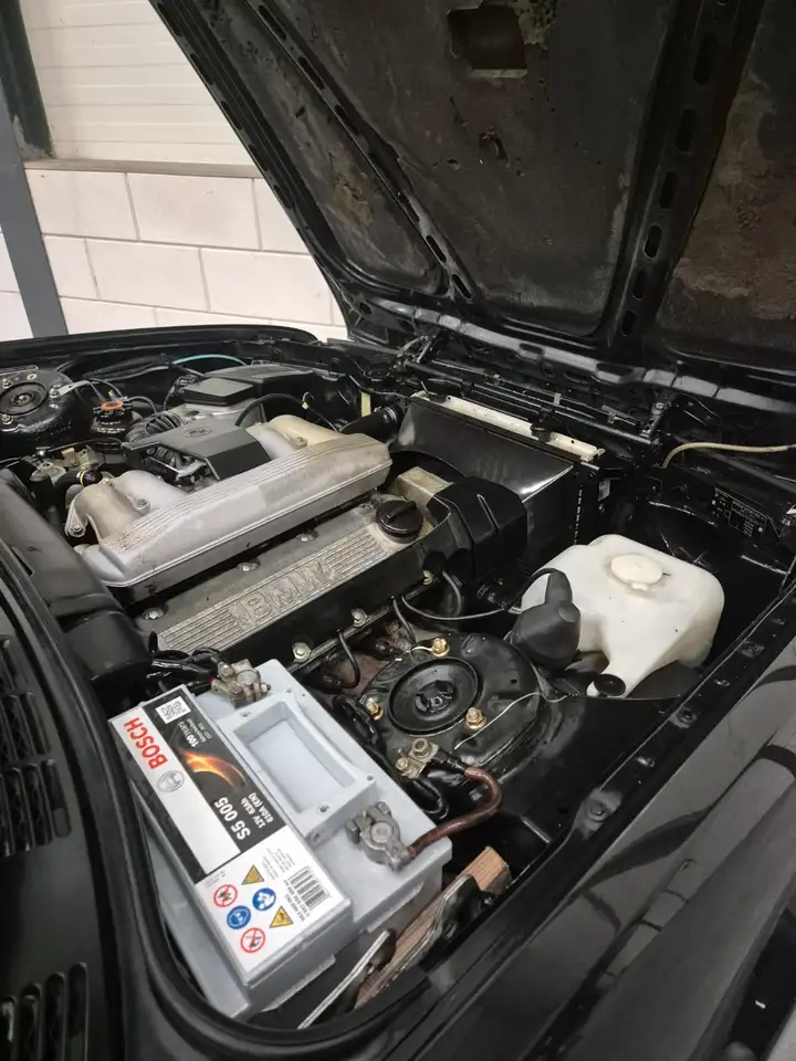 BMW 318i, foto 12