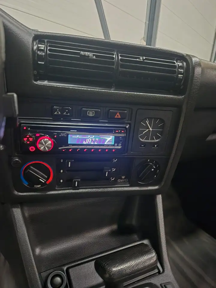 BMW 318i, foto 8