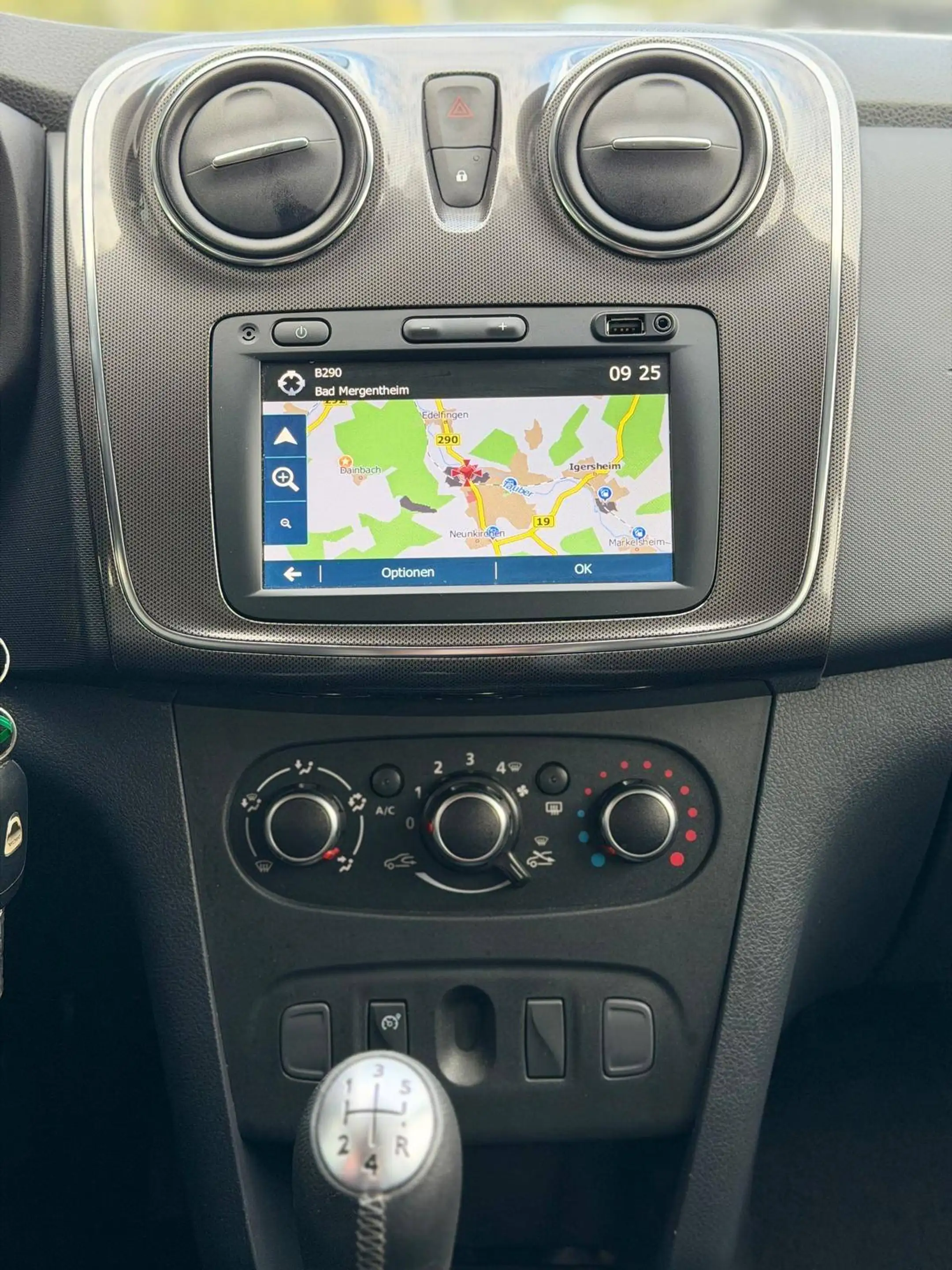 Dacia Logan Stepway — photo 8