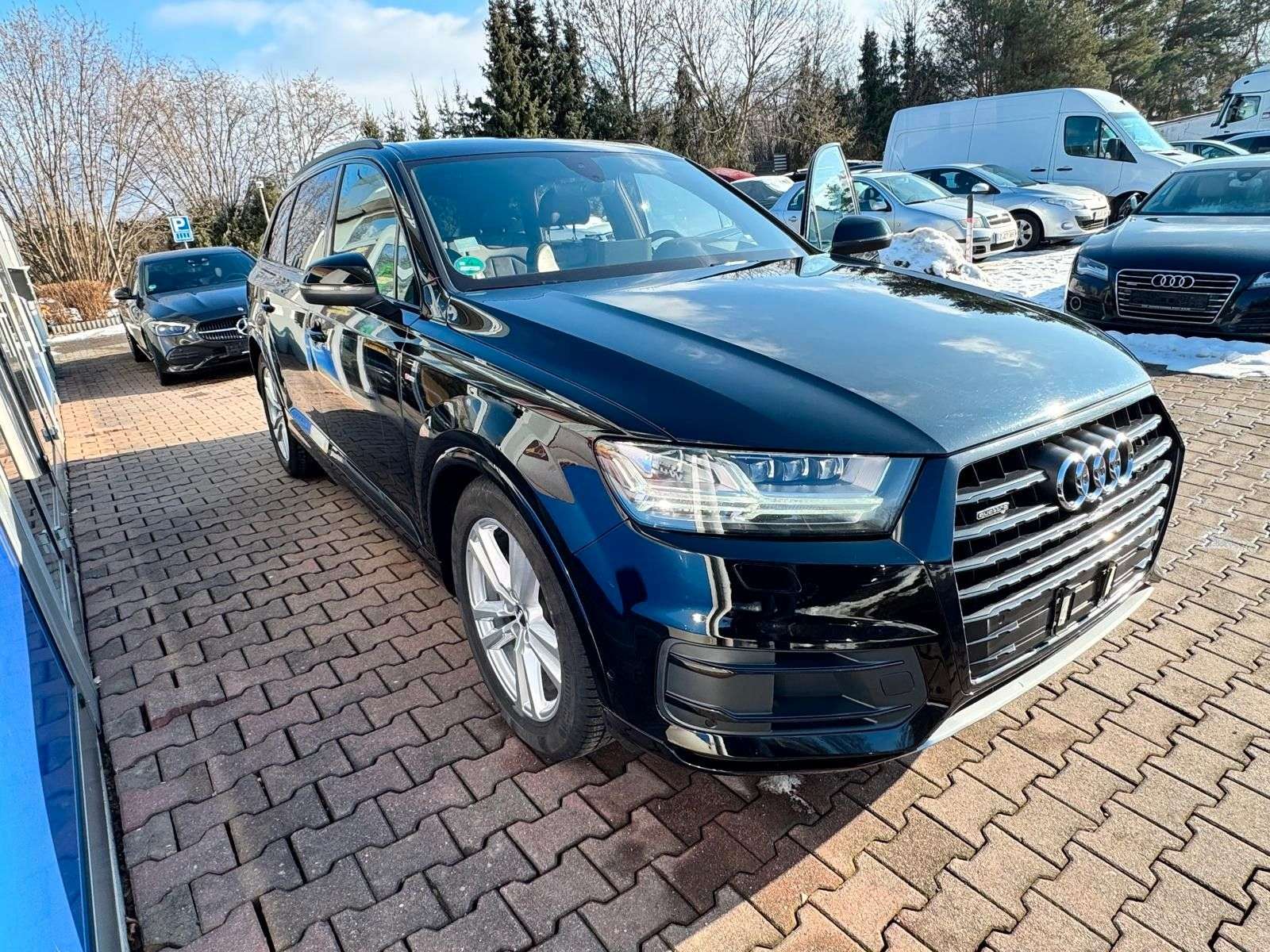 Second hand Audi Q7 3.0