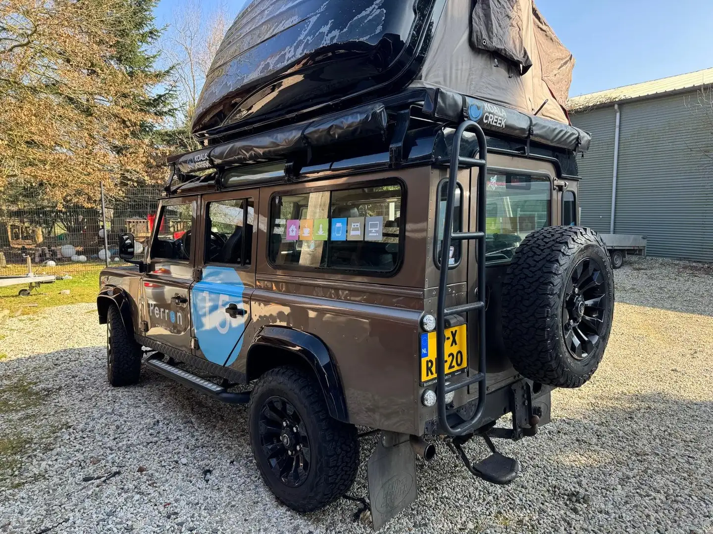 Land Rover Defender Defender+2.4+TD+110+SW+E Bruin - 1