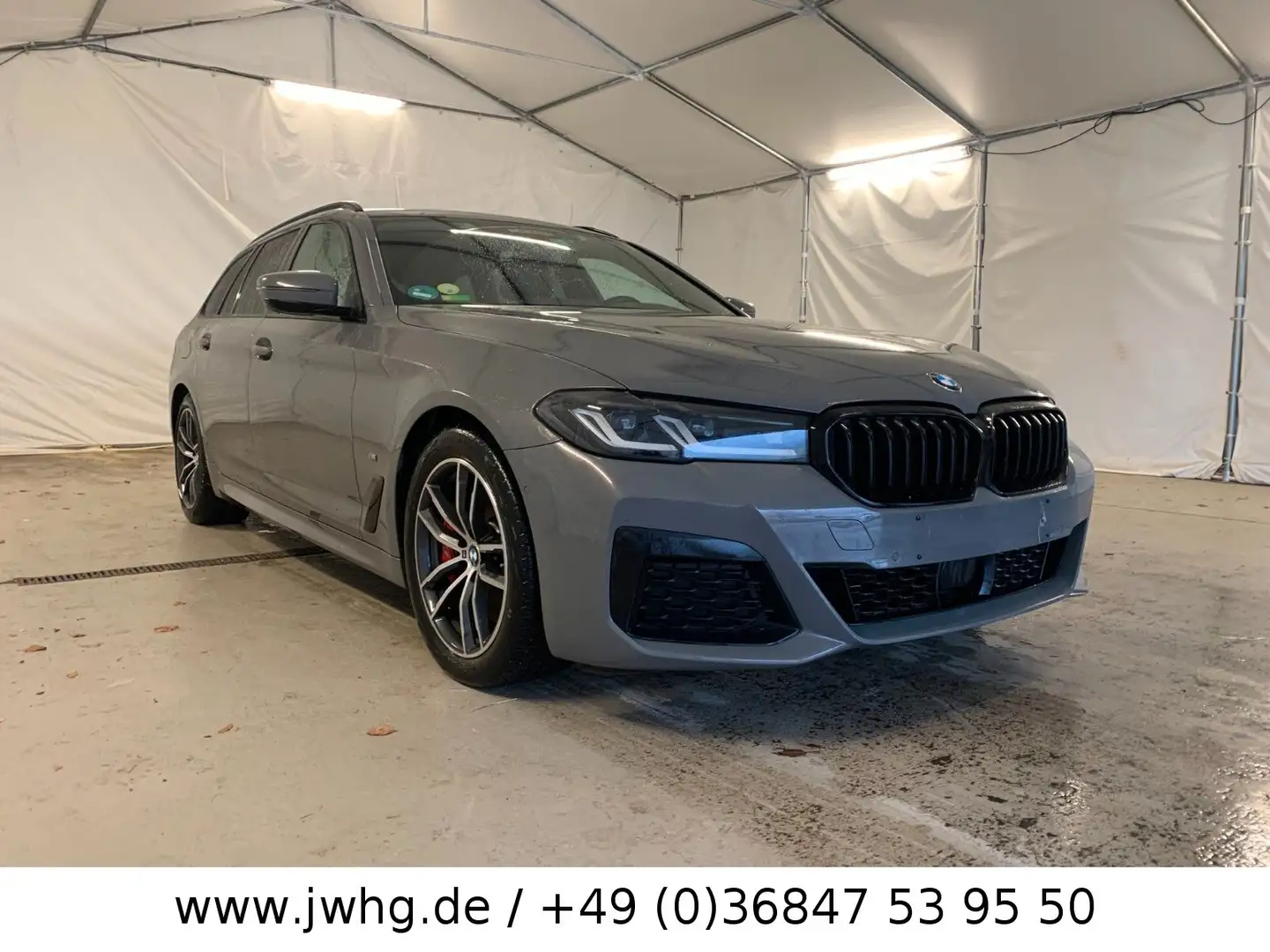 BMW 540 d T xDr M Sport LASER/DRIVING/PANO/KAM Šedá - 2