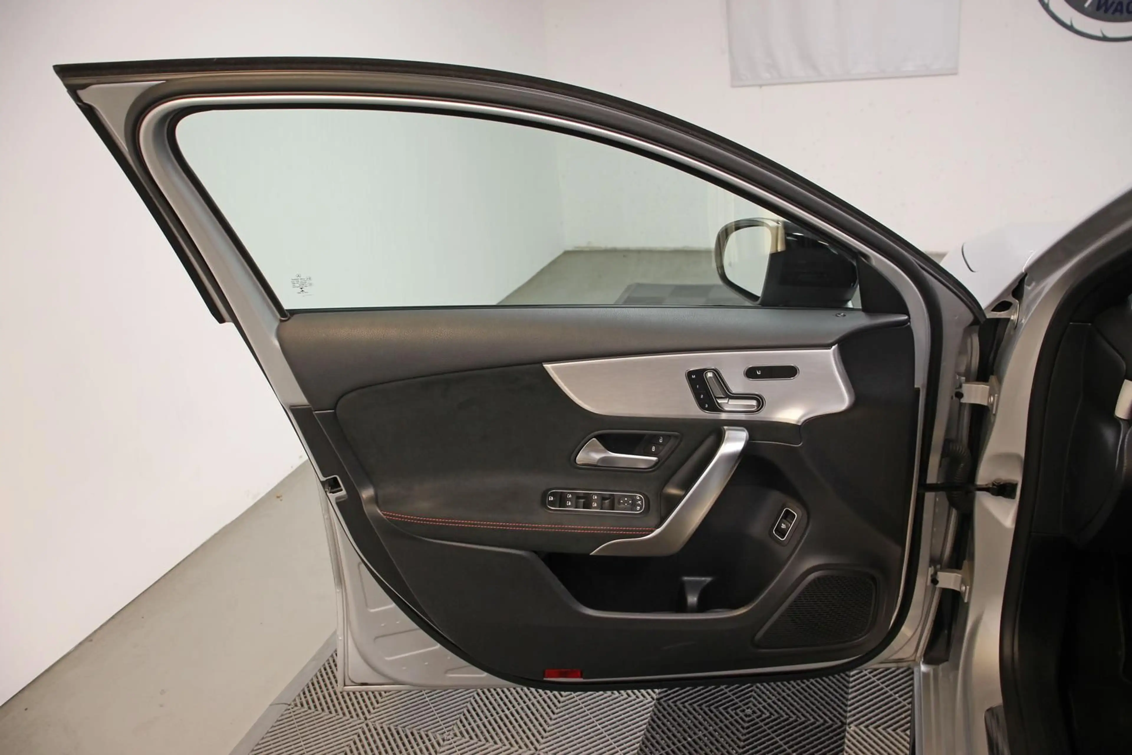 Mercedes-Benz A 35 AMG LIM. 4M. *KAMERA*NAVI*AERODY*NIGHT*DAB* — photo 7