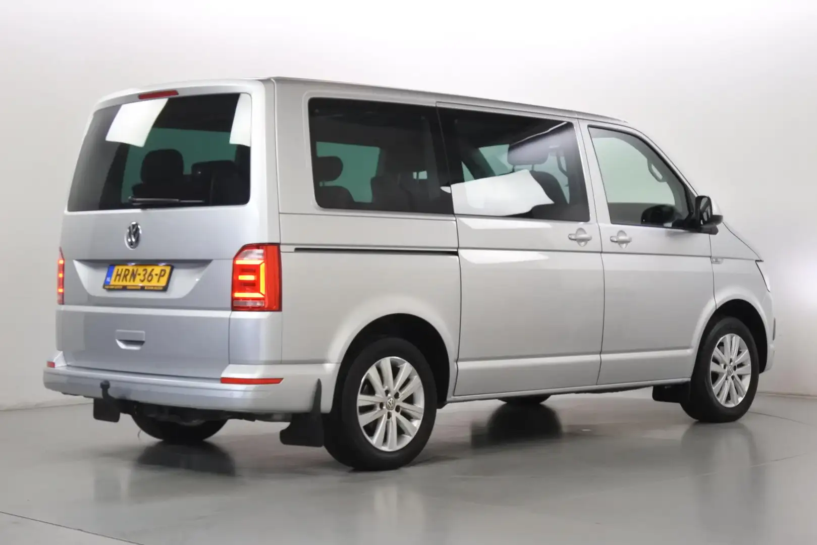 Volkswagen T6 Transporter Multivan 2.0 TSi 150pk Comfortline Zilver - 2
