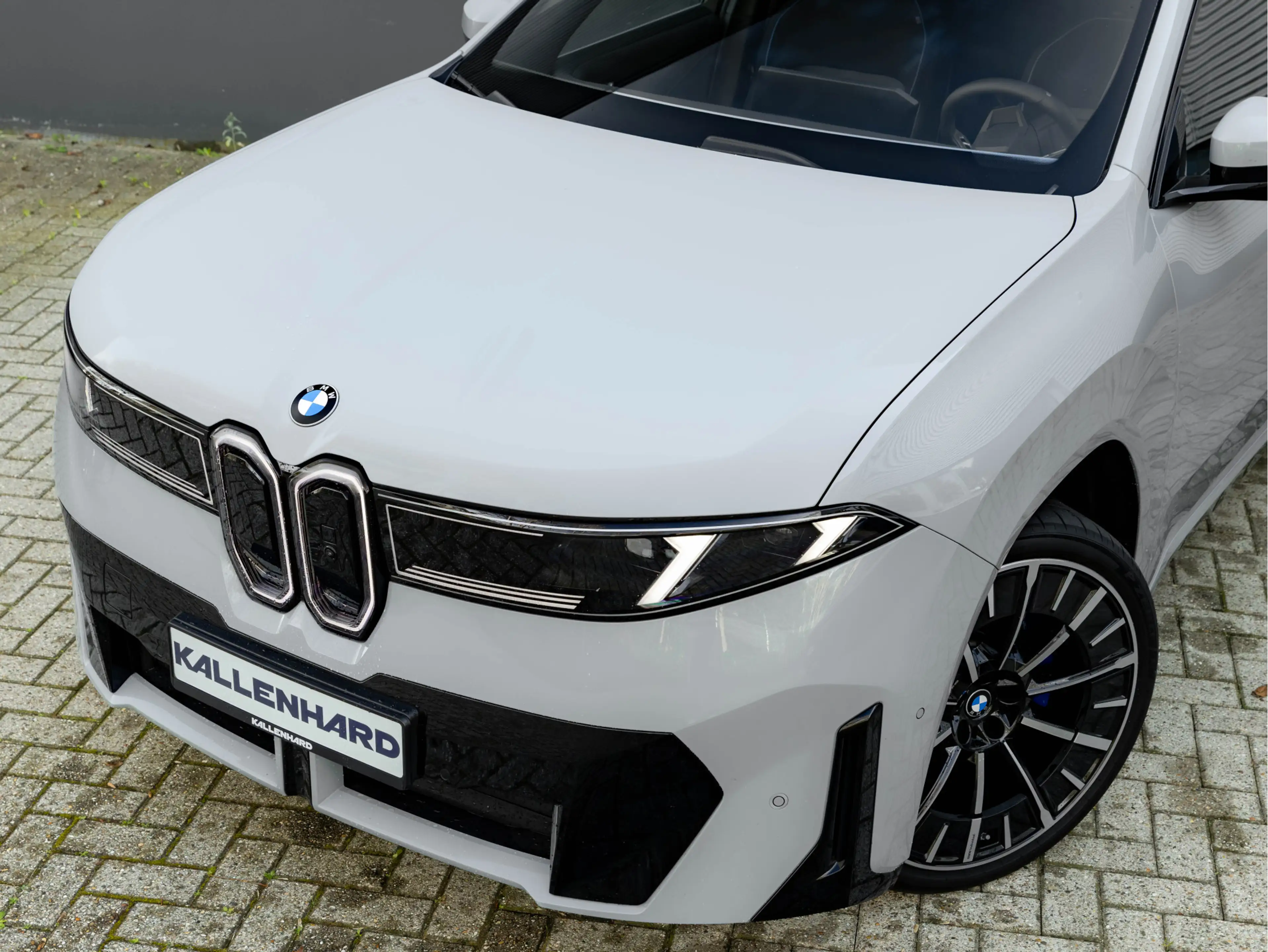 BMW iX3 50 xDrive - M-Sport - Pano - Highway Assistant - I — photo 9