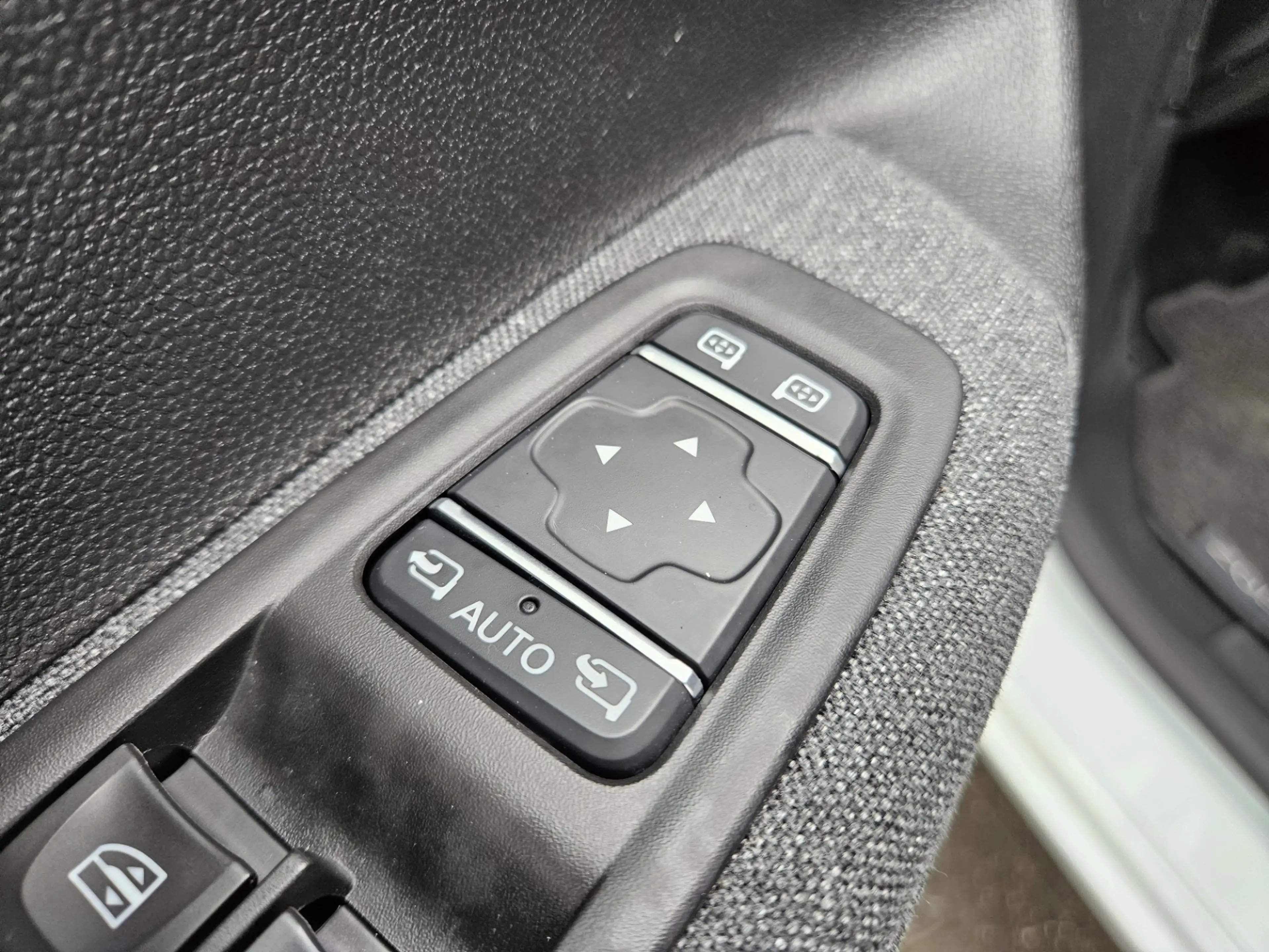 Renault ZOE R135 Intens 52 kWh Koopaccu! SOH 94%! LED! Camera! — photo 14