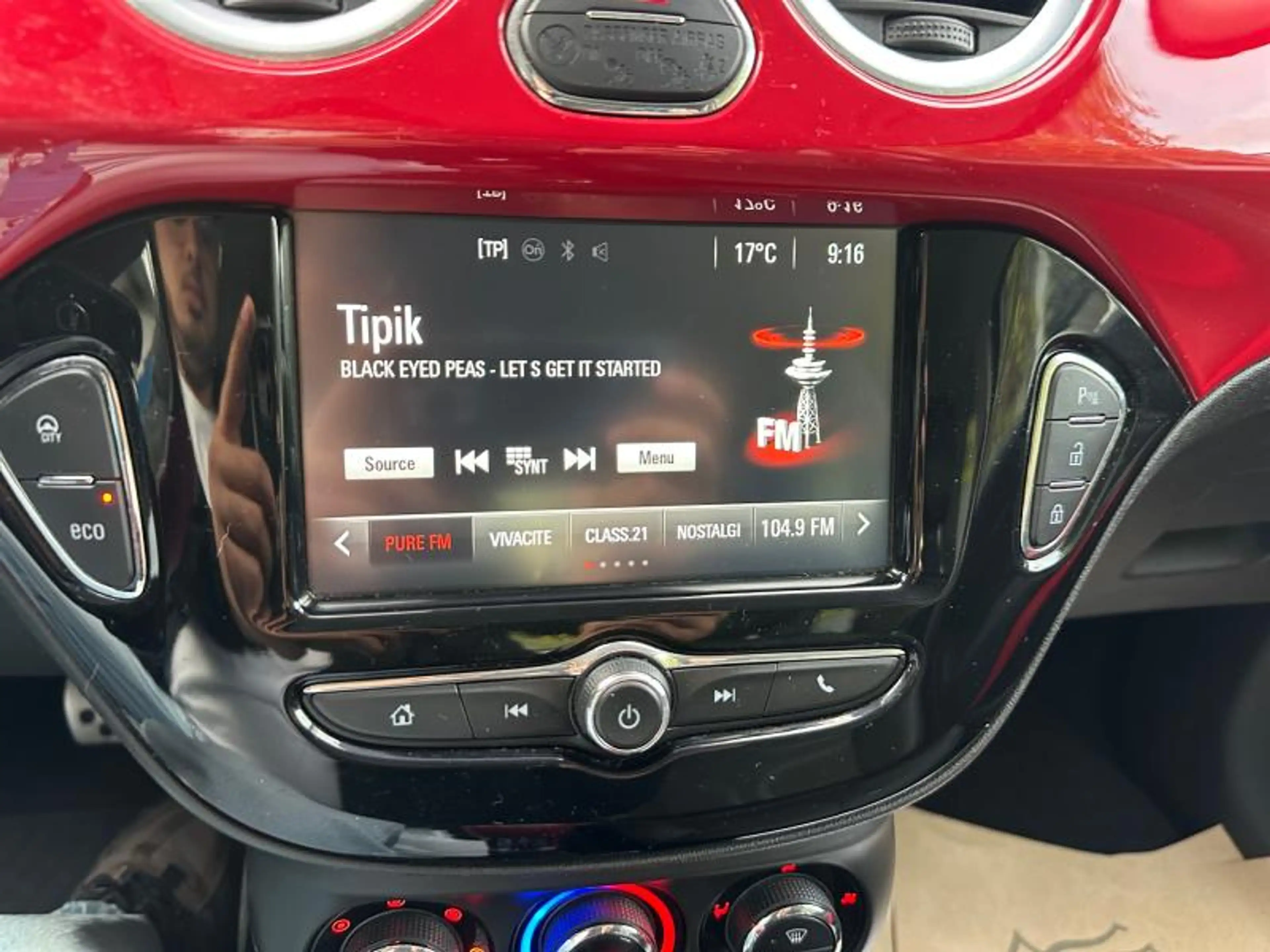 Opel Adam 1.0 90cv rouge 04/16 Airco Capteurs Bluetooth — photo 14