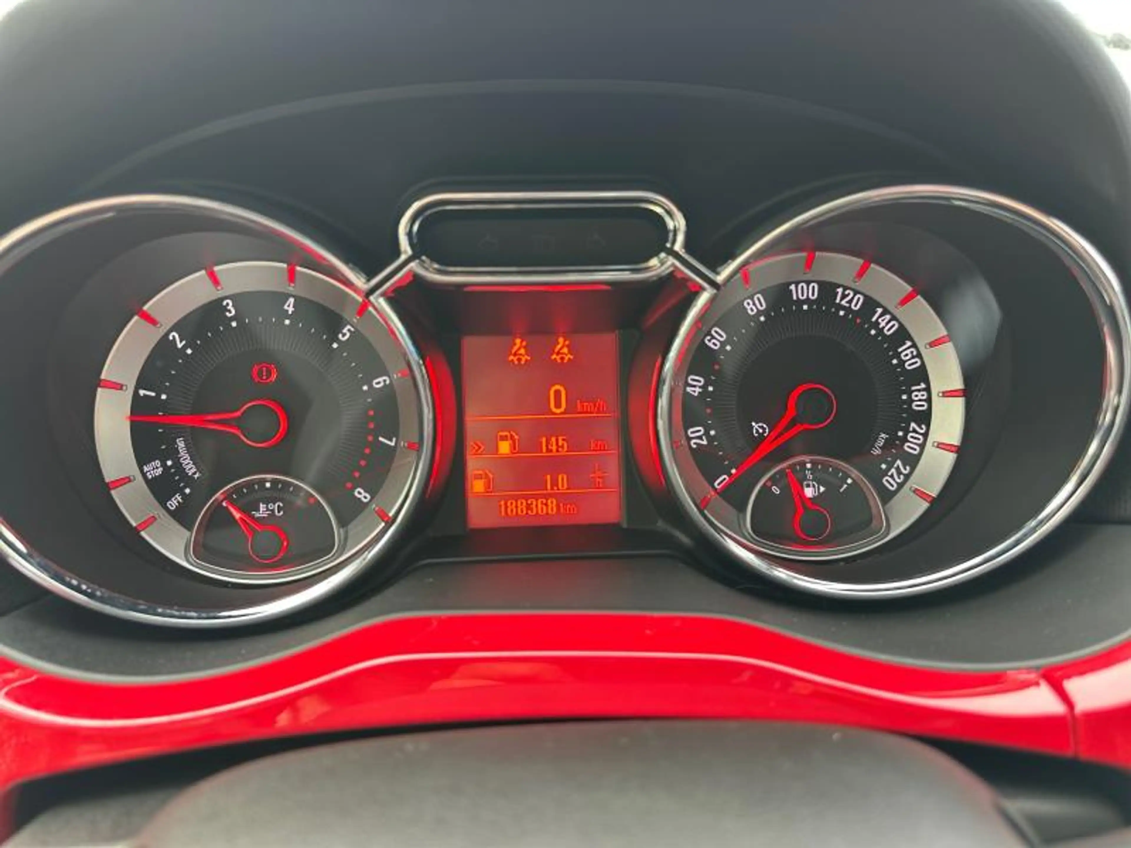 Opel Adam 1.0 90cv rouge 04/16 Airco Capteurs Bluetooth — photo 13