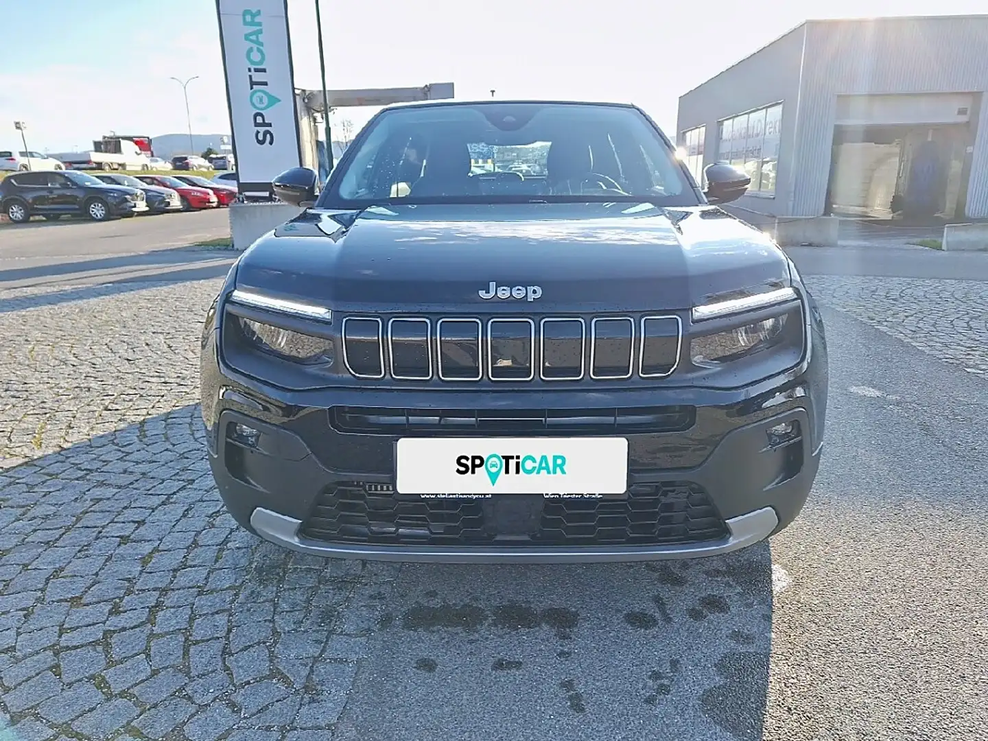 Jeep Avenger 1.2 GSE T3 Altitude Schwarz - 2