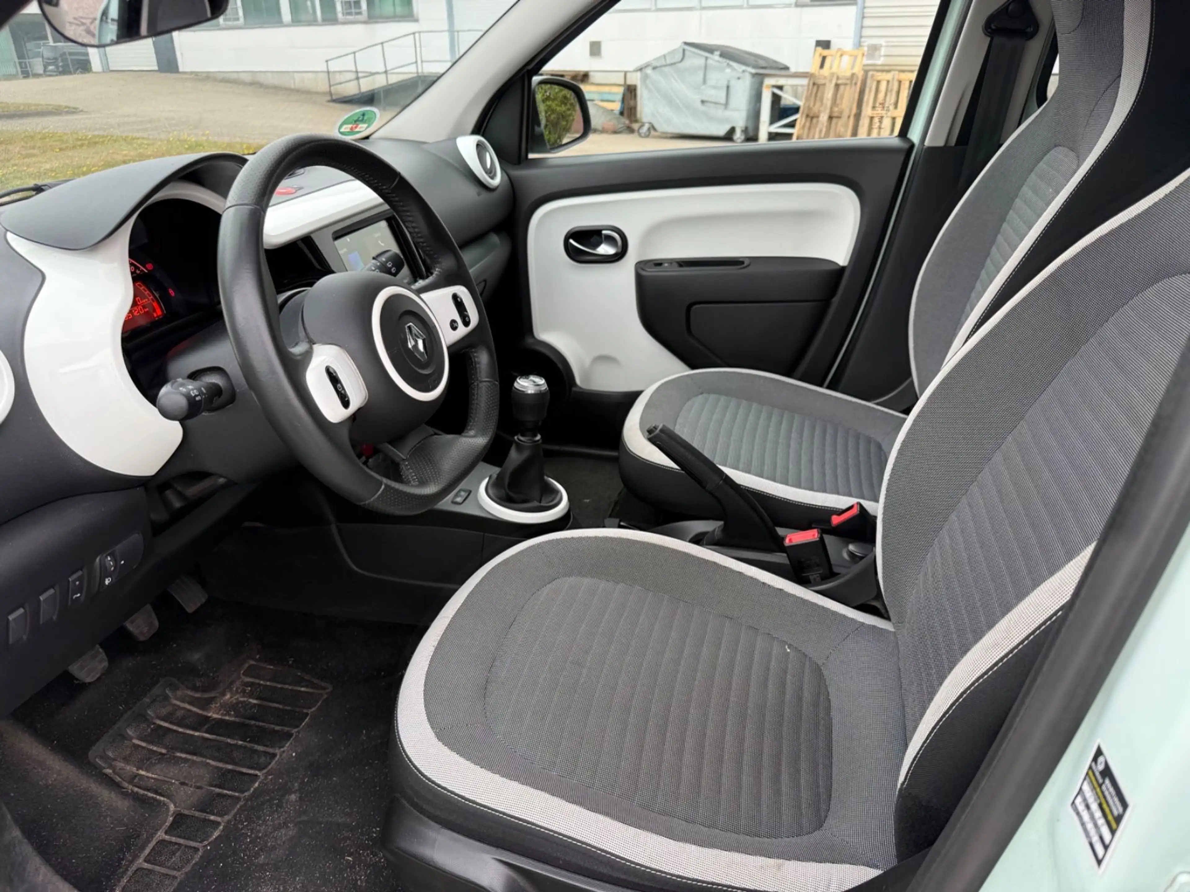 Renault Twingo Limited REIFEN NEU — photo 9