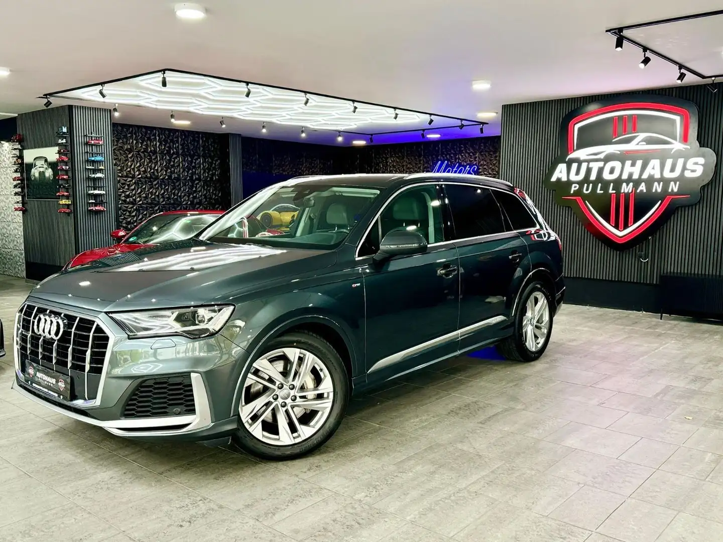 Audi Q7 50 TDI quattro S line +7 SITZER Grau - 1