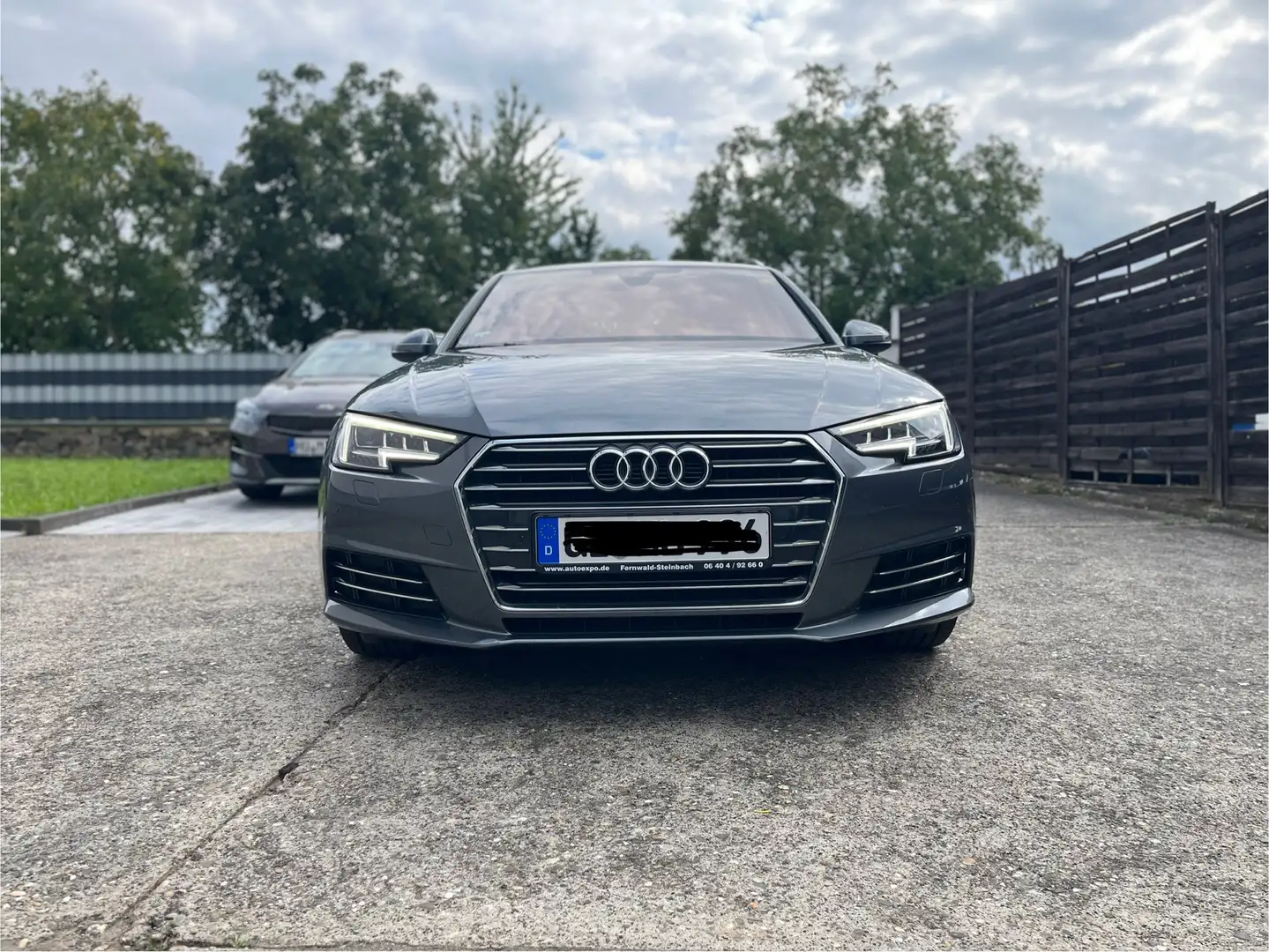 Audi A4 design Grau - 2
