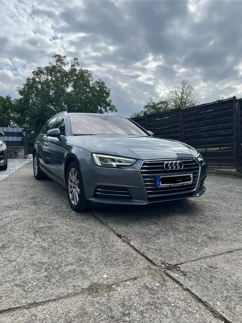 Audi A4 design Grau - 1