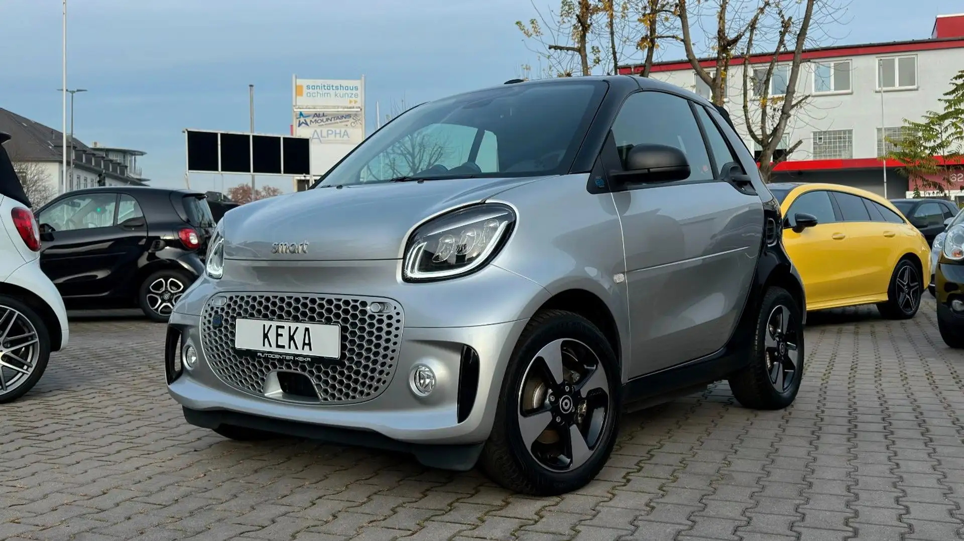 smart forTwo Cabrio EQ 60kW! 22kW-BOARDLADER! CARBON! R-CAM! Silber - 1