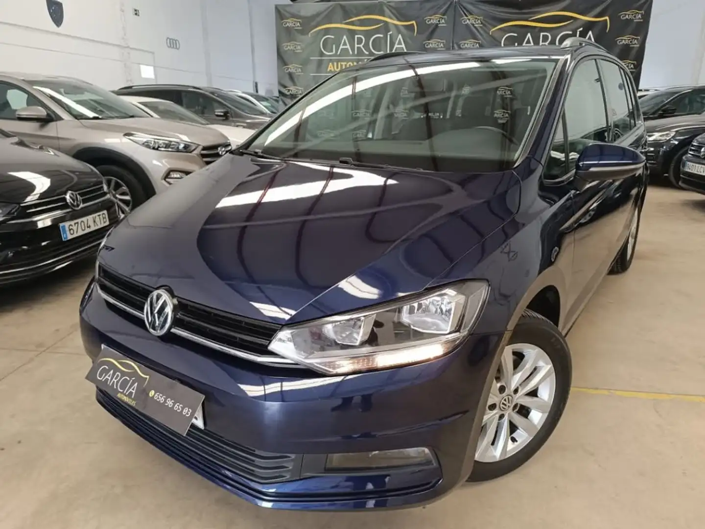 Volkswagen Touran 1.6TDI Business 85kW RAC Blauw - 1