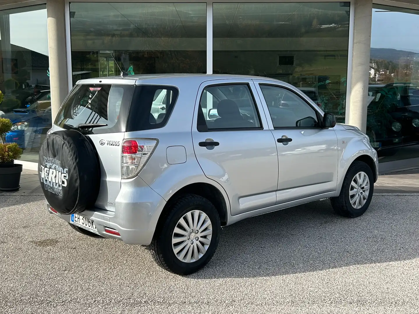 Daihatsu Terios 4x41.5 B Easy 4wd E5 Gris - 2