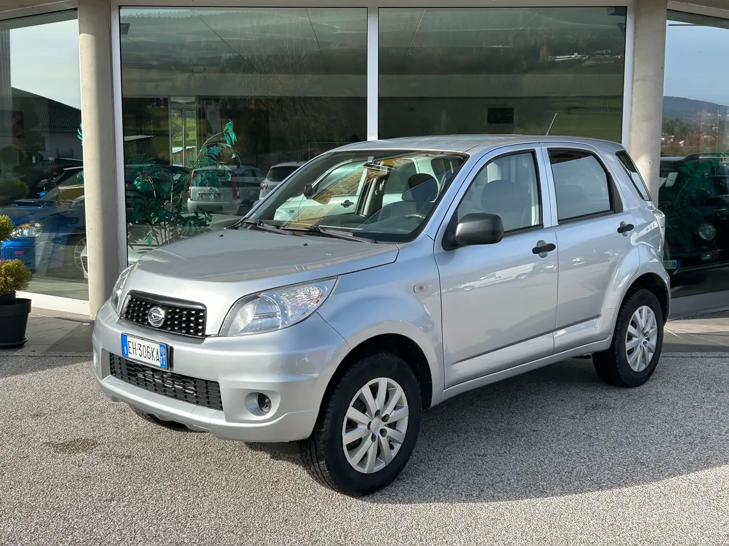 Daihatsu Terios 4x41.5 B Easy 4wd E5 Gris - 1