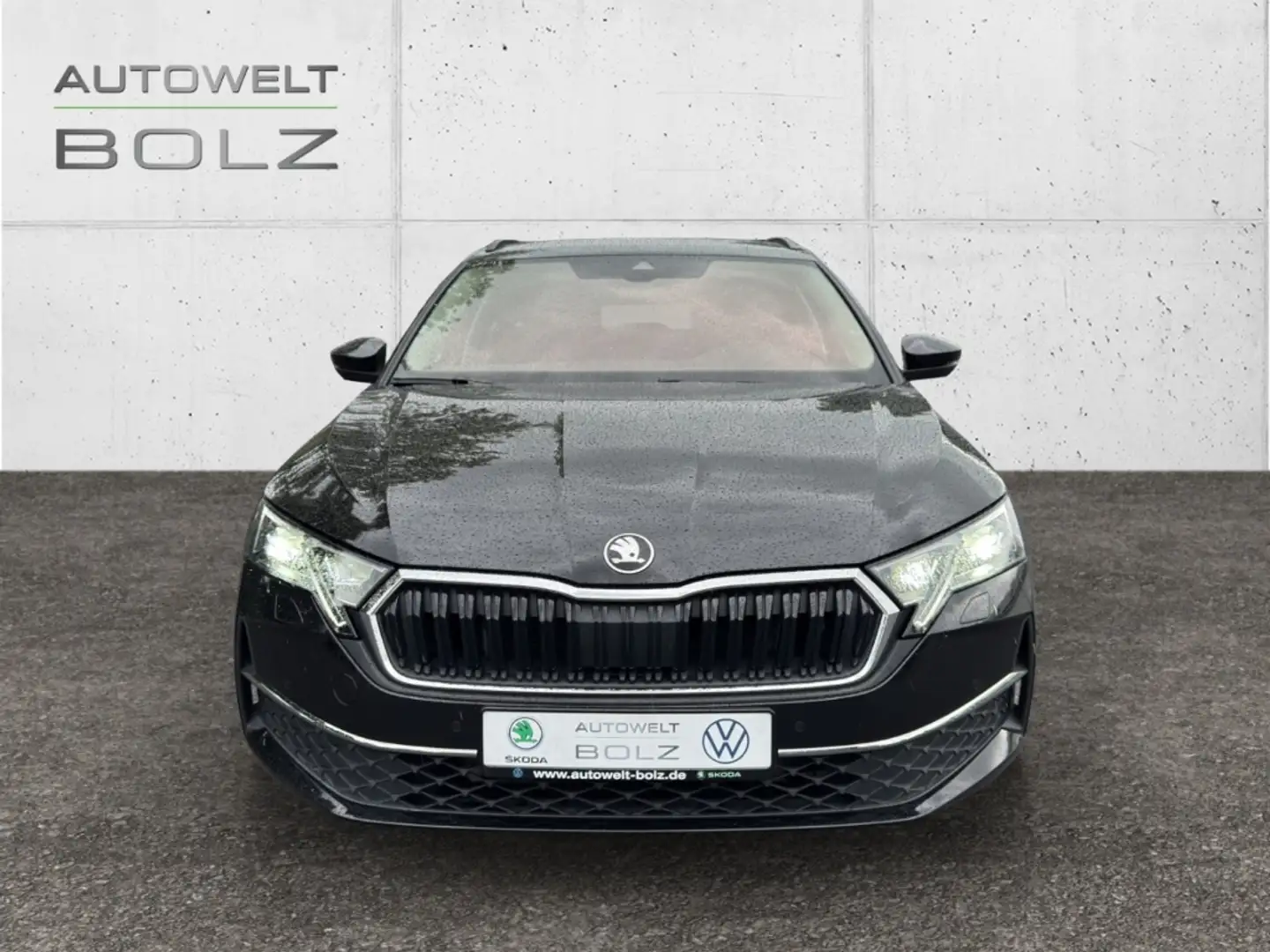 Skoda Octavia Combi 2.0 TDI Selection Navi DigiCock LED Kamera b Schwarz - 2