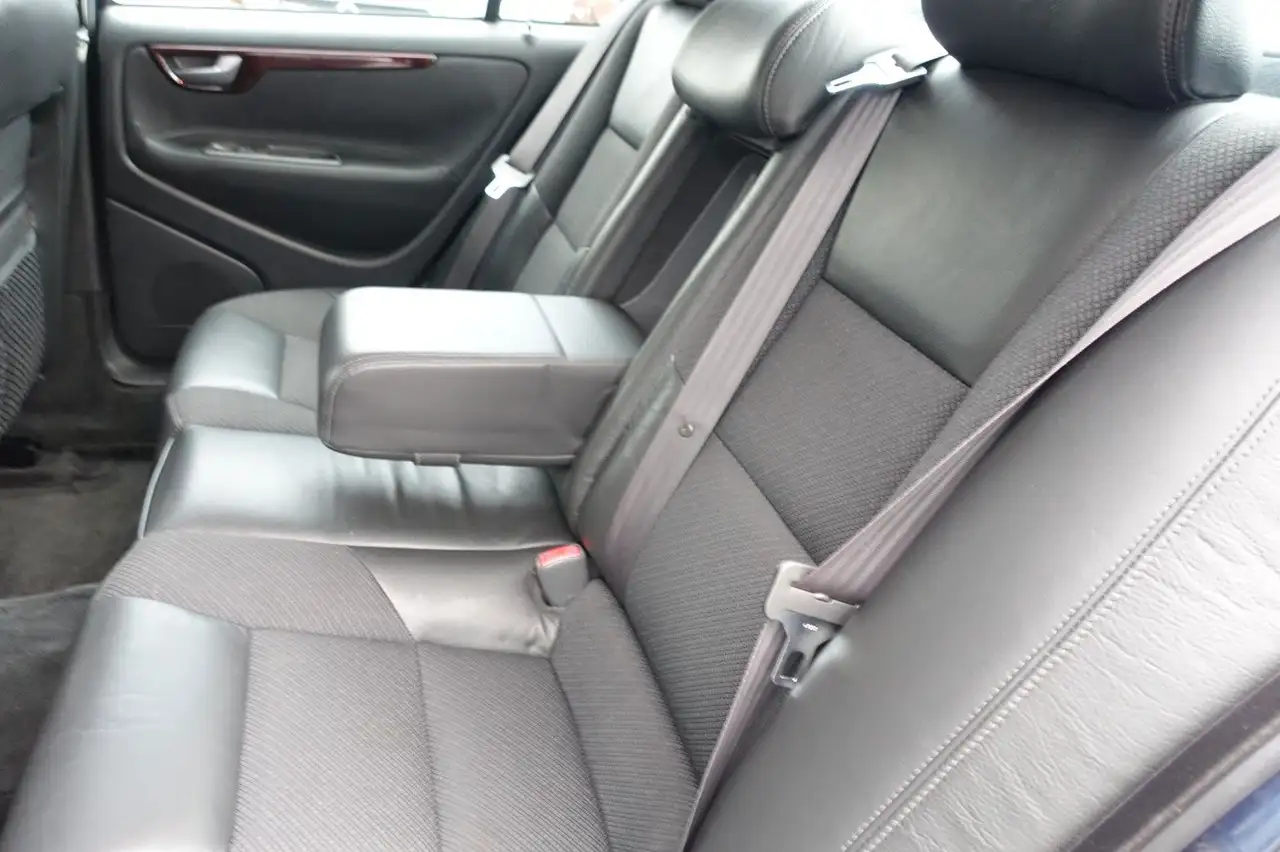 Volvo S60 Lim. 2.4*AUTOMATIK*KLIMA*SHZ*TEMPOMAT*TÜV+SE, foto 12