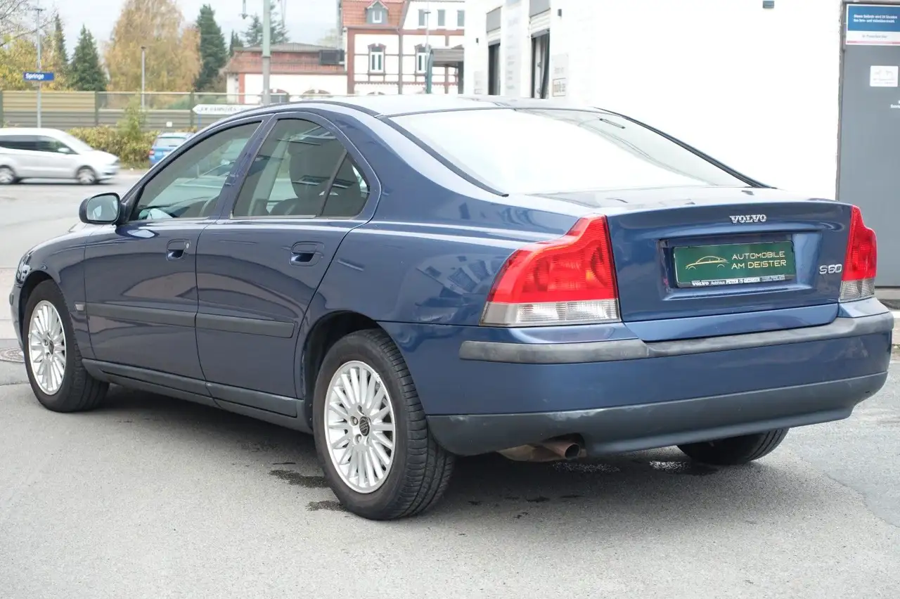 Volvo S60 Lim. 2.4*AUTOMATIK*KLIMA*SHZ*TEMPOMAT*TÜV+SE, foto 4