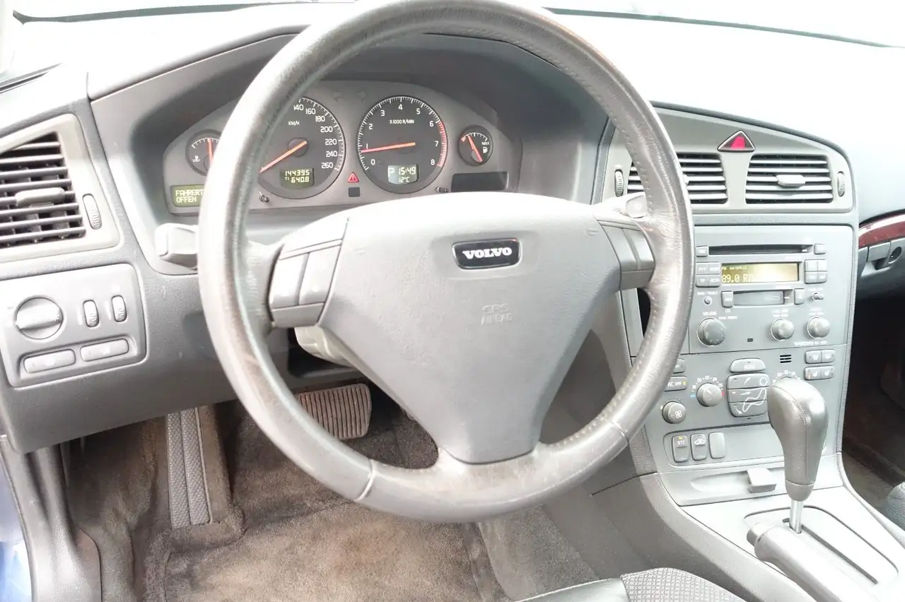 Volvo S60 Lim. 2.4*AUTOMATIK*KLIMA*SHZ*TEMPOMAT*TÜV+SE, foto 6