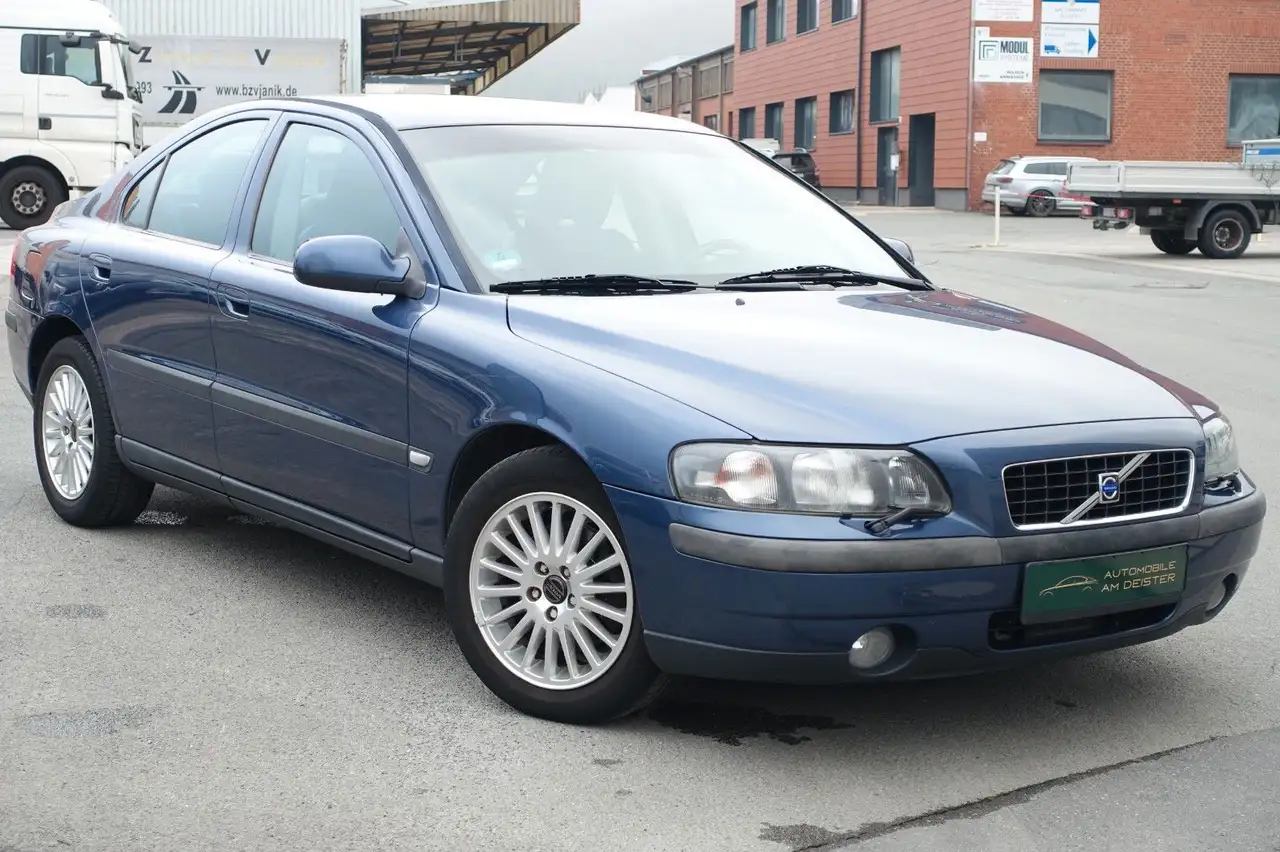 Volvo S60 Lim. 2.4*AUTOMATIK*KLIMA*SHZ*TEMPOMAT*TÜV+SE, foto 1