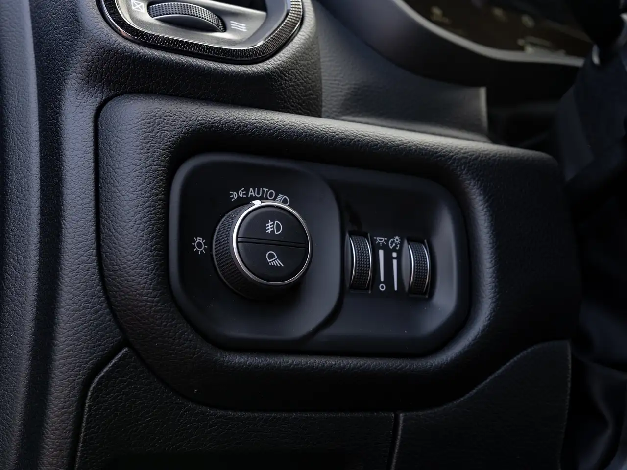 RAM 1500 photo RAM 1500