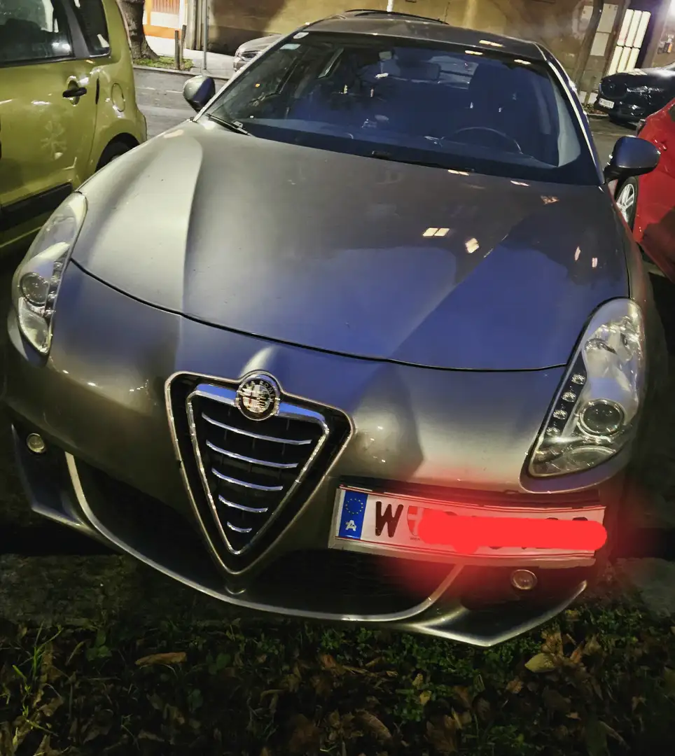 Alfa Romeo Giulietta Giulietta 1,4 TB Distinctive Distinctive Grau - 2