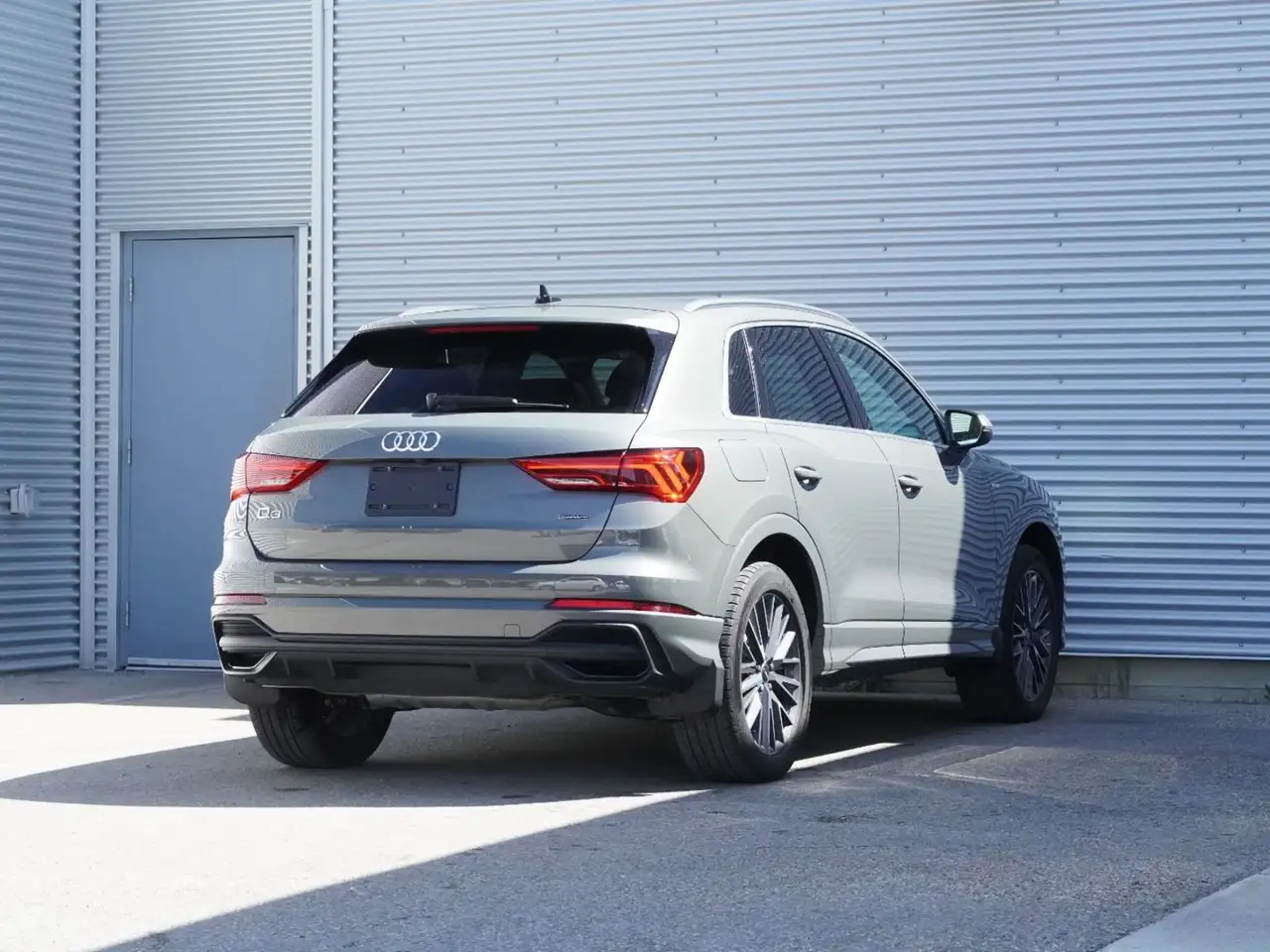 Audi Q3 снимка Audi Q3