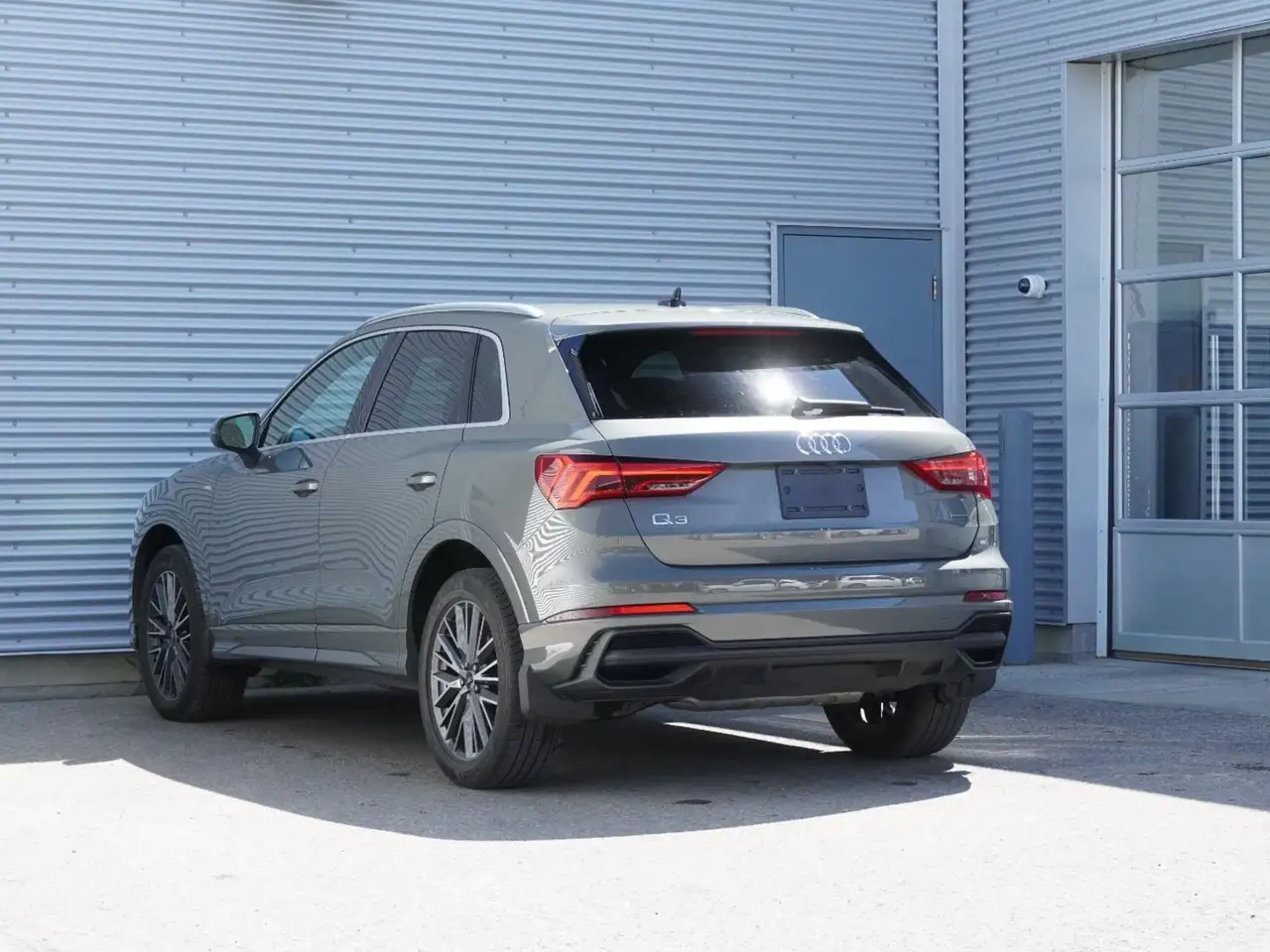 Audi Q3 снимка Audi Q3