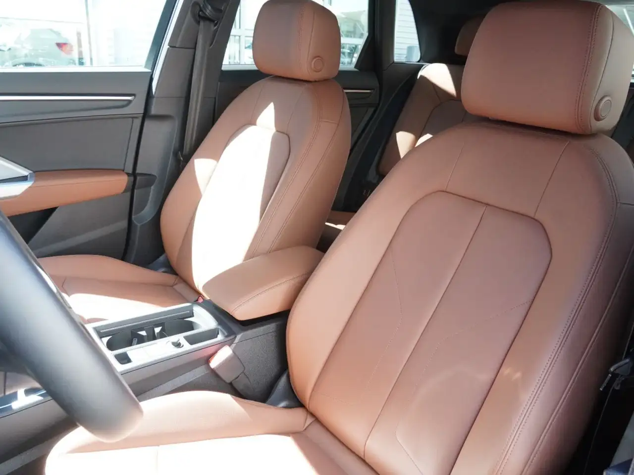 Audi Q3 снимка Audi Q3