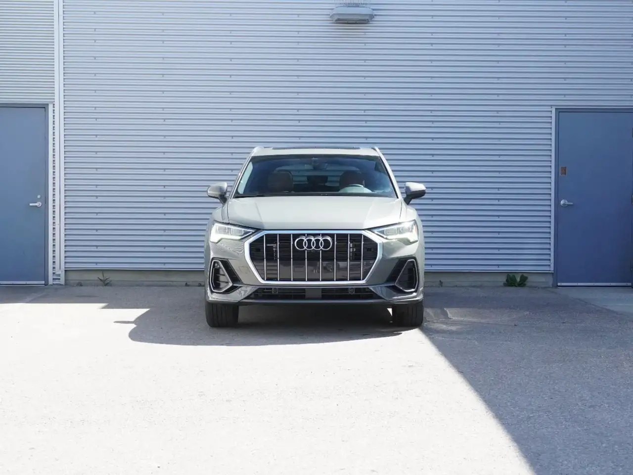 Audi Q3 снимка Audi Q3