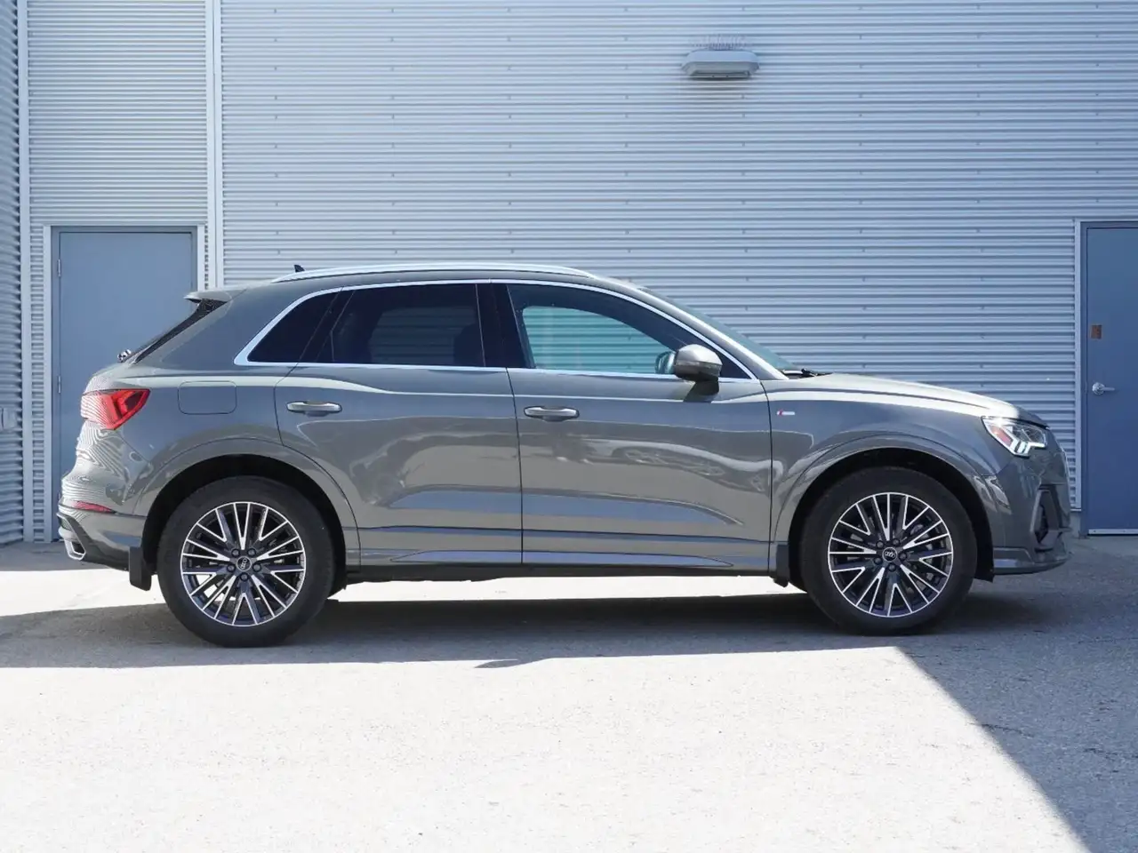 Audi Q3 снимка Audi Q3