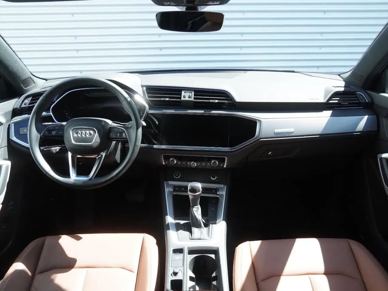 Audi Q3 снимка Audi Q3