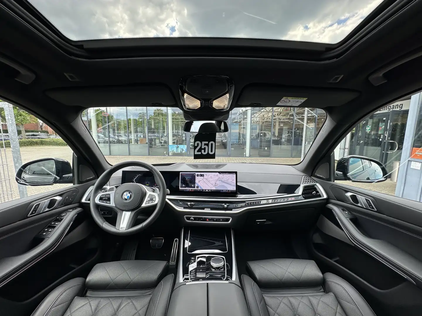 BMW X5 xDrive40d M Sport AHK PANO h&k Sitzlüft DaPro Schwarz - 2
