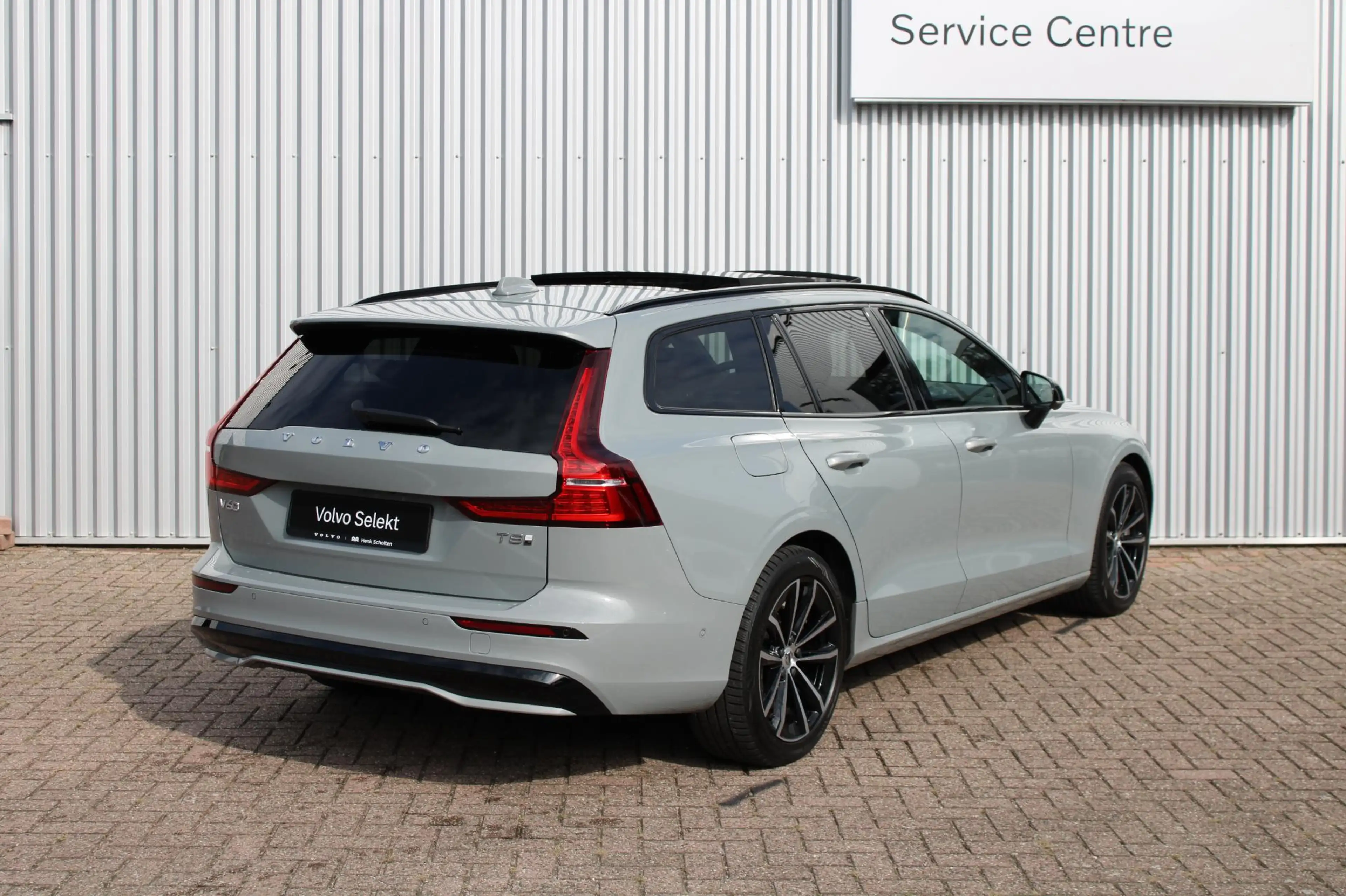 Volvo V60 2.0 T8 Plug-in hybrid AWD Plus Dark | Panoramadak — photo 5