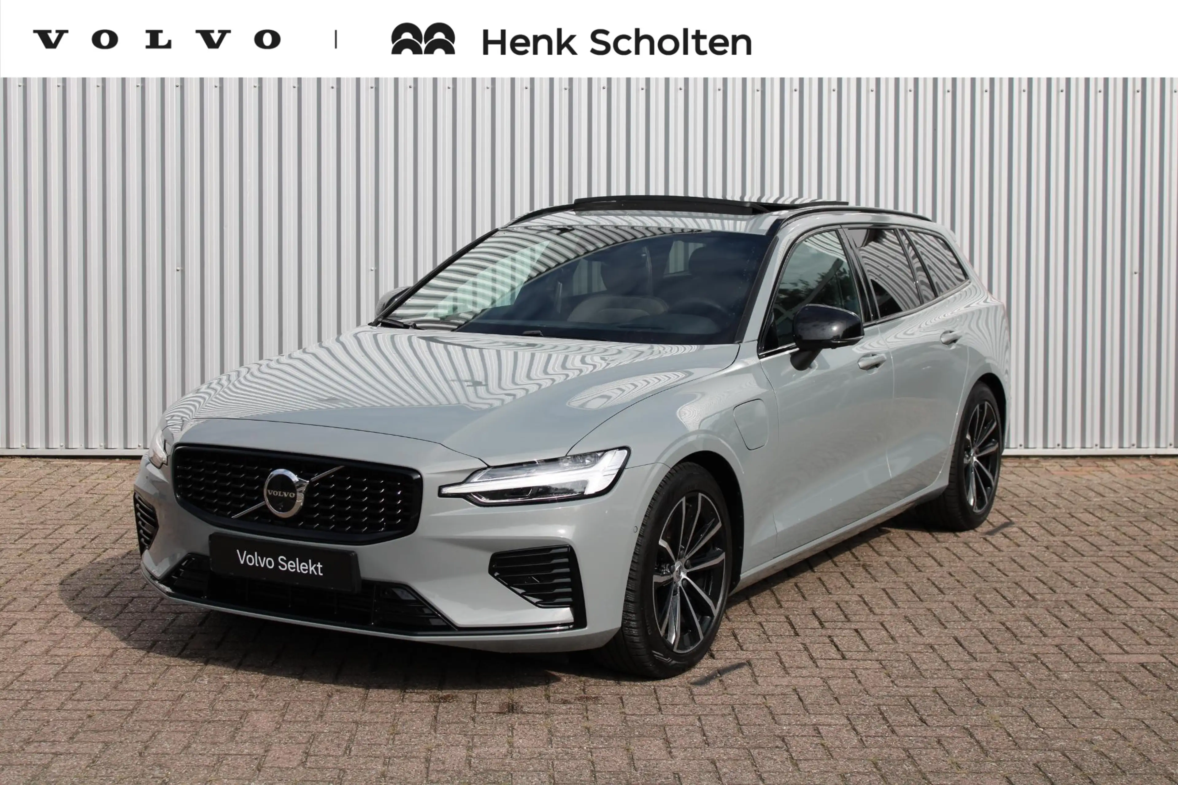 Volvo V60 2.0 T8 Plug-in hybrid AWD Plus Dark | Panoramadak