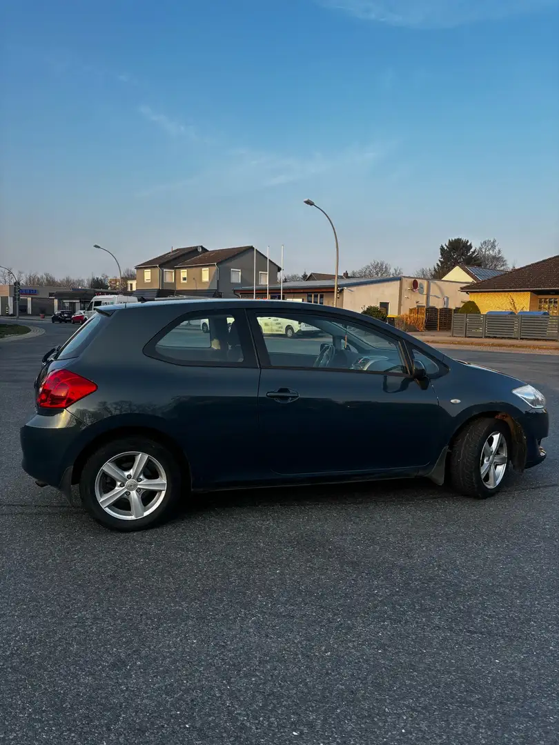 Toyota Auris 1.6 VVT-i Sol - 1
