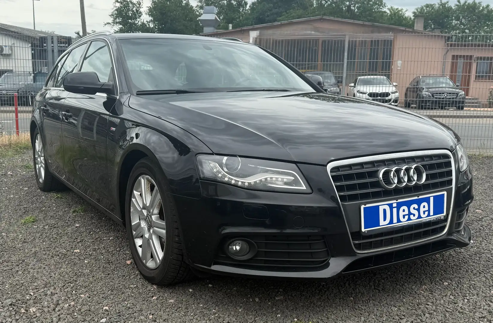 Audi A4 Avant 2.0 TDI DPF S line Sportpaket (plus) Černá - 2
