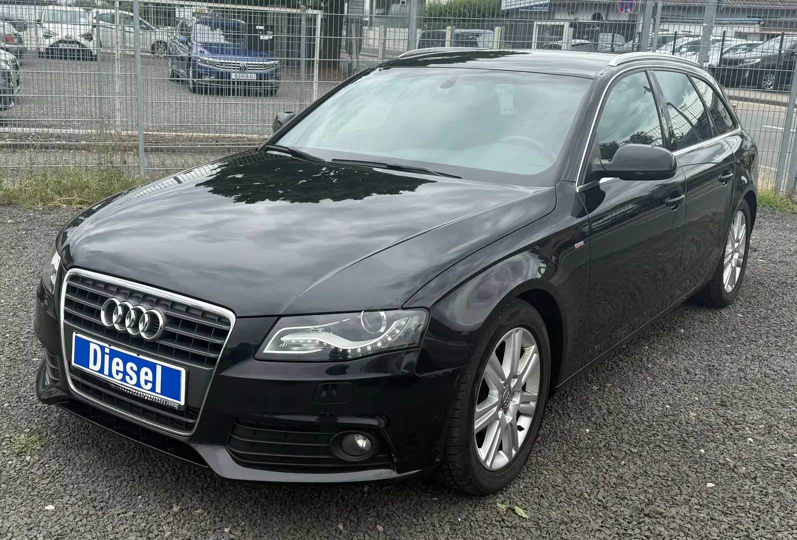 Audi A4 Avant 2.0 TDI DPF S line Sportpaket (plus) Černá - 1