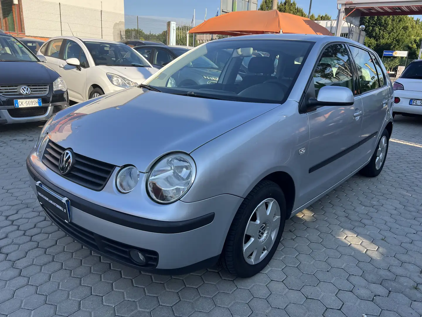 Volkswagen Polo Polo IV 2001 5p 1.4 tdi Trendline OK NEOPATENTATI Plateado - 1