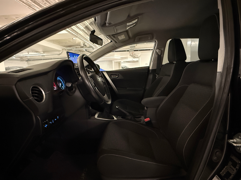 Toyota Auris 2.0 D-4D Edition*Kamera*LMF* — photo 16