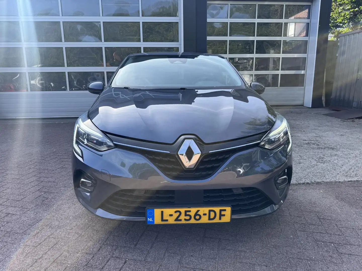 Renault Clio 1.0 TCe Intens+Camera!! Grijs - 2