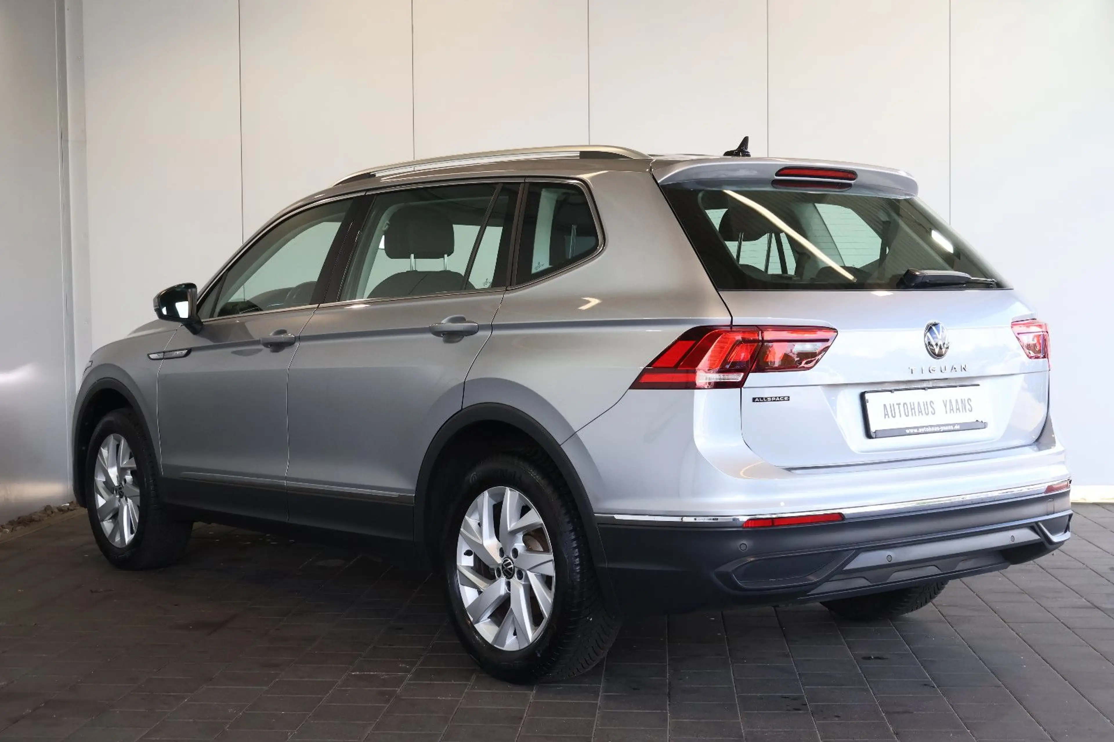 Volkswagen Tiguan Allspace 1.5 TSI Life AID+ACC+AHK+7 SITZE — photo 6