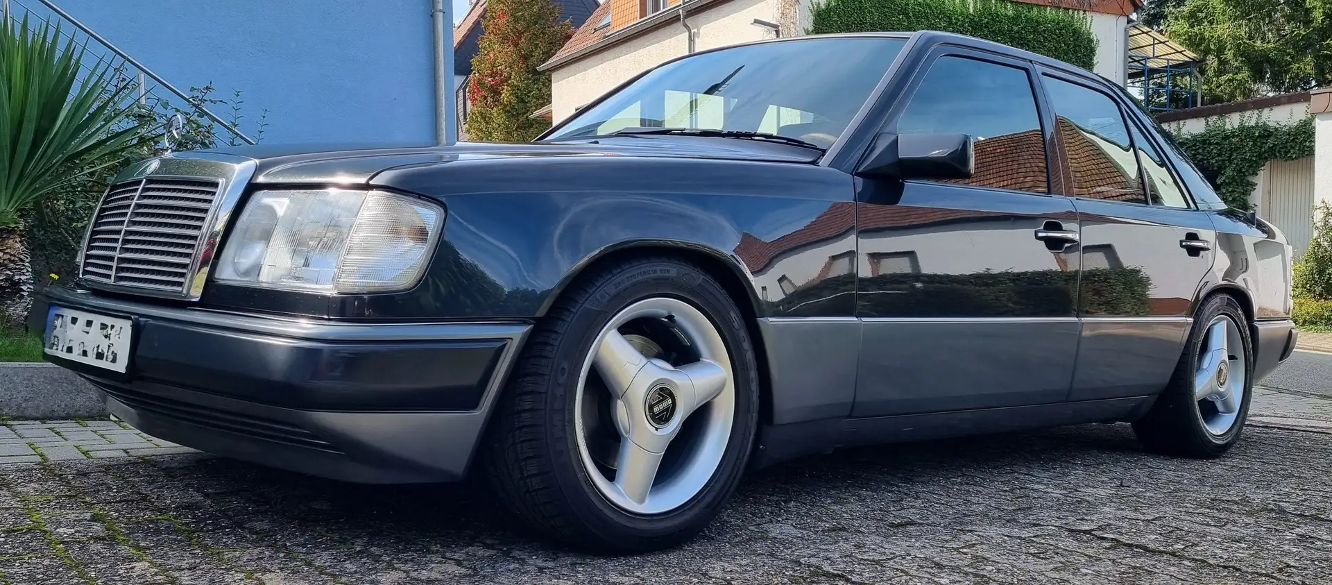 Mercedes-Benz E 260 W124 Automatik Klima SSD Recaro Momo Schwarz - 2