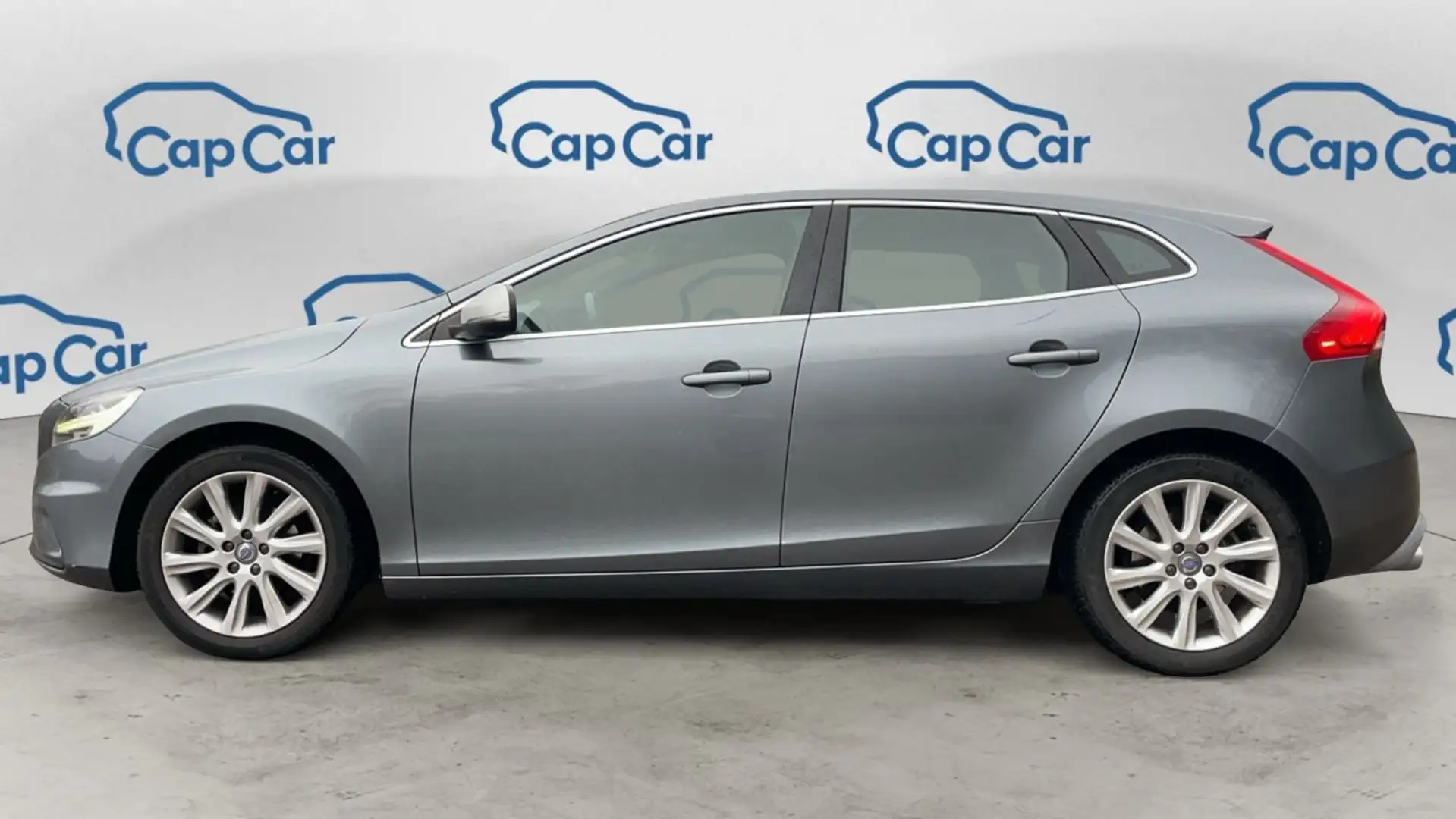 Volvo V40 2.0 D2 AdBlue120 R-Design - Entretien constructeur - 2