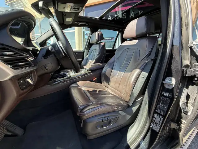 BMW X5 view 10