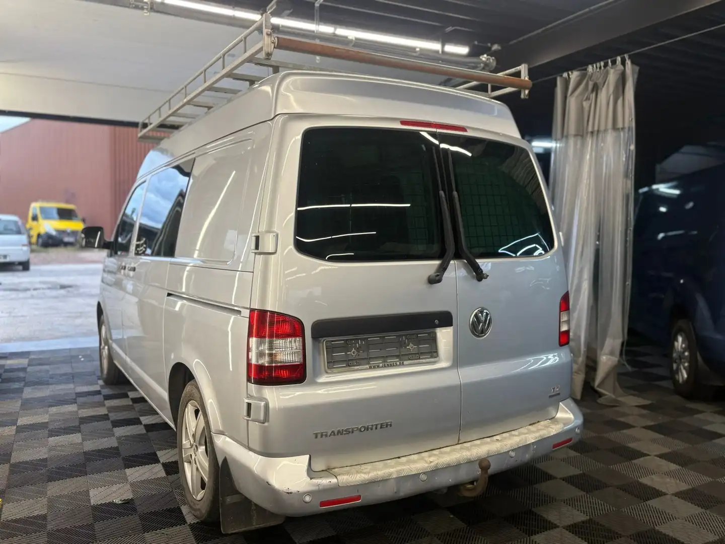 Volkswagen T5 4-MOTION Zelfbouwcamper Automatique 132Kw Zilver - 2